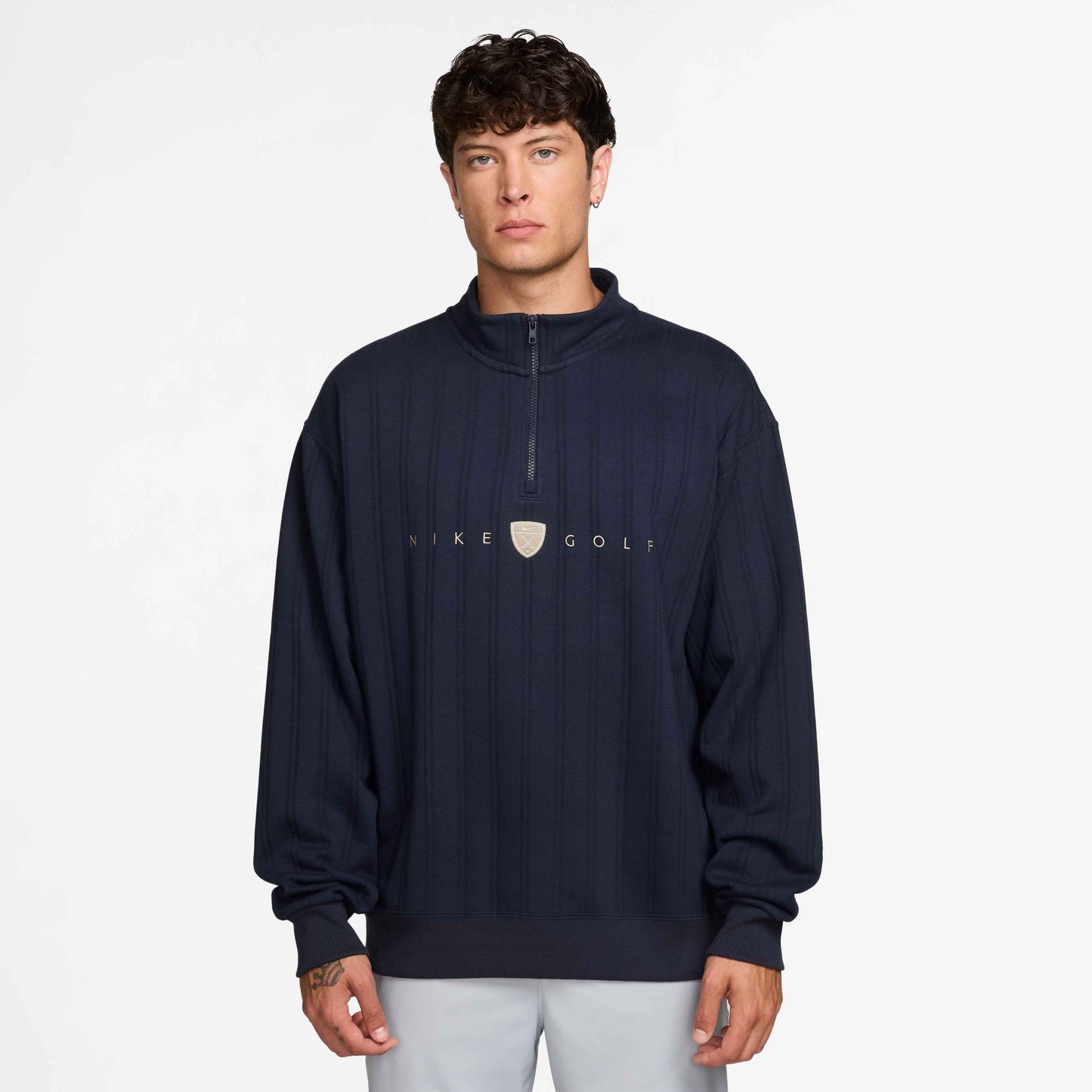 NIKE BADGE 1/4 ZIP SWEATER