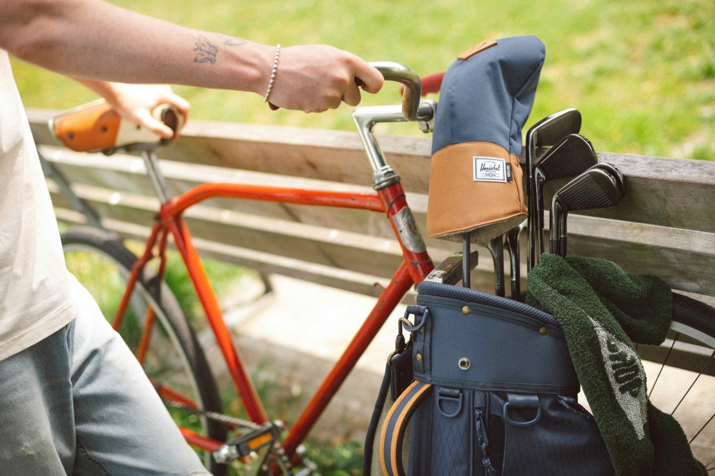 HERSCHEL HERITAGE NAVY COVERS